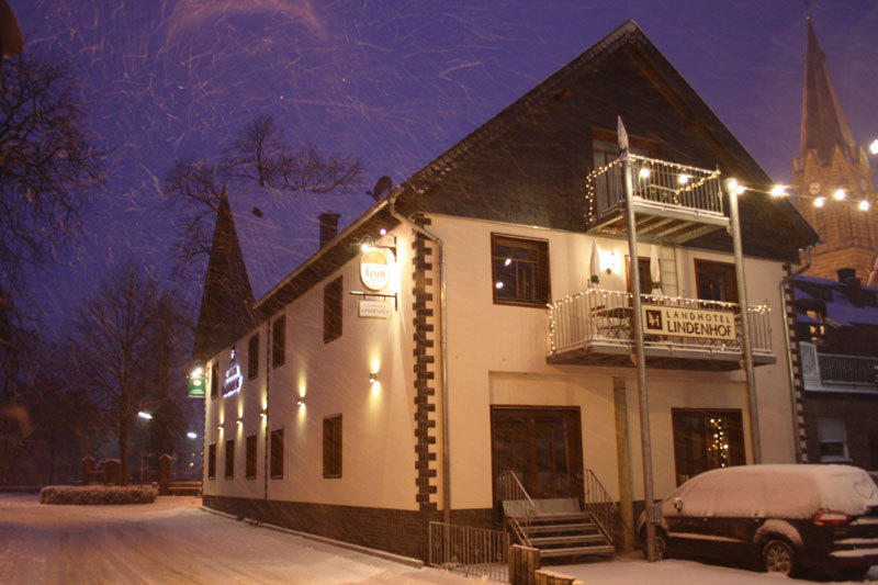 Landhotel Lindenhof Grevenbroich Exterior foto